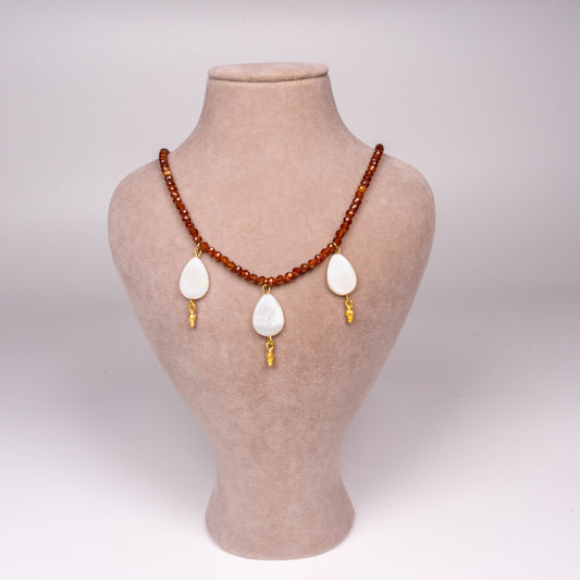 Hessonite garnet ve Sedef kolye